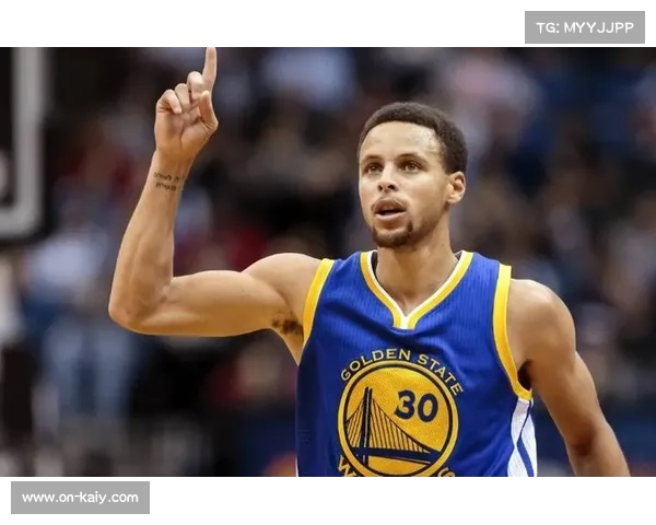 库里妙传库明加空接暴扣 勇士精妙团队配合点燃全场热议